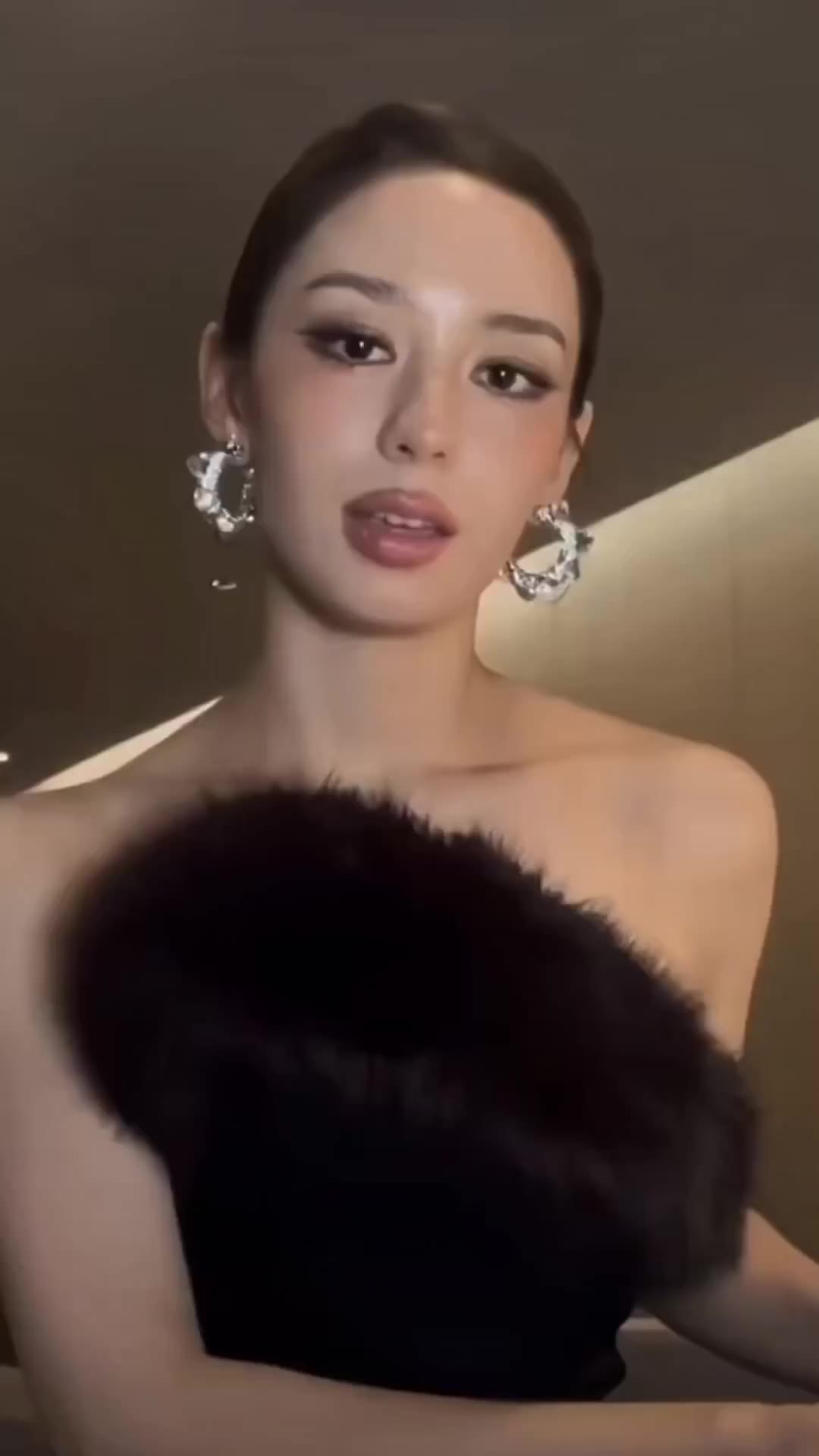 AI魔改 吉娜爱丽丝第一人称朗朗已经无法满足的需求需要你的大力帮助海报